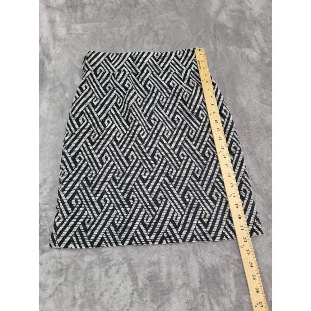 Antonio Melani Women's Size 4 Pencil Skirt geometric navy blue white‎